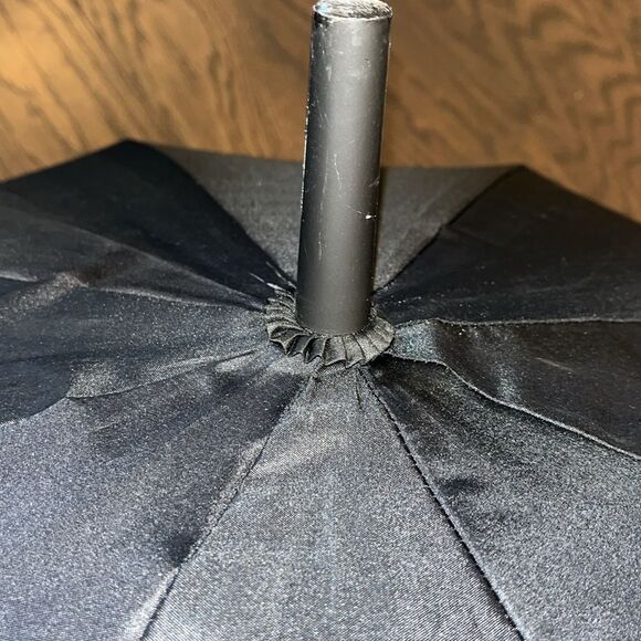 Black push button release Lenovo Computers Geek PC Logo 35” golf large umbrella - Picture 4 of 6